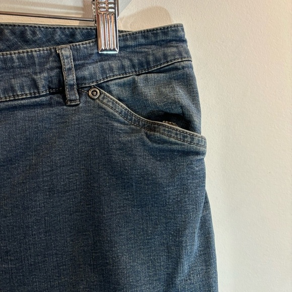 J JILL Sz 18 Straight Leg Mid Wash Stretch Made in Hong Kong High Rise Jeans - Picture 3 of 12